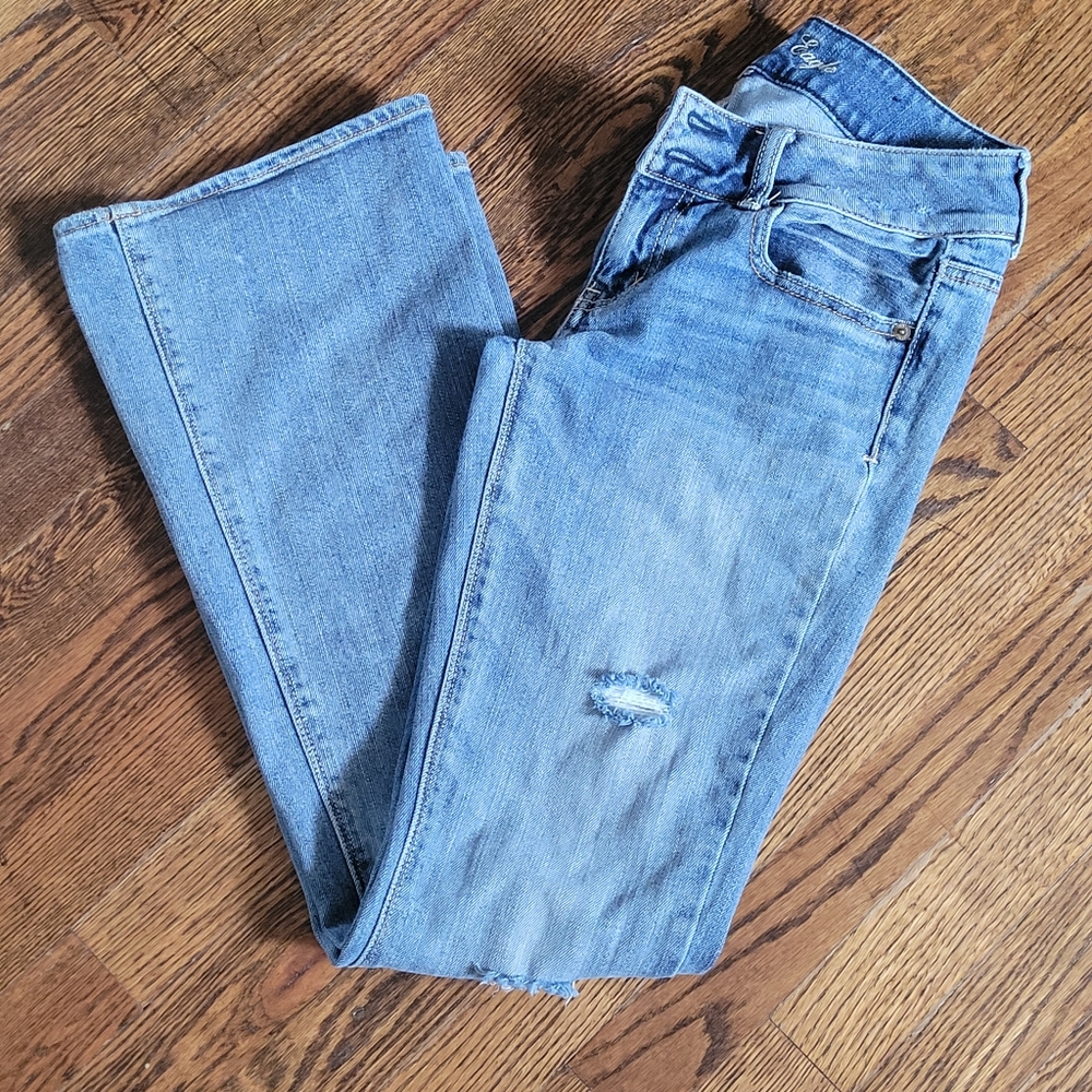 American Eagle Outfitters, distressed jeans